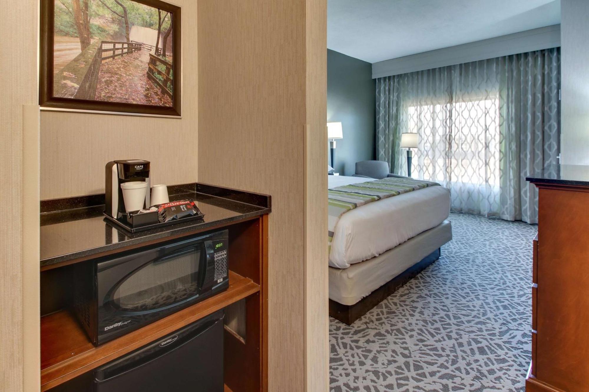Drury & Polaris Hotel 3*