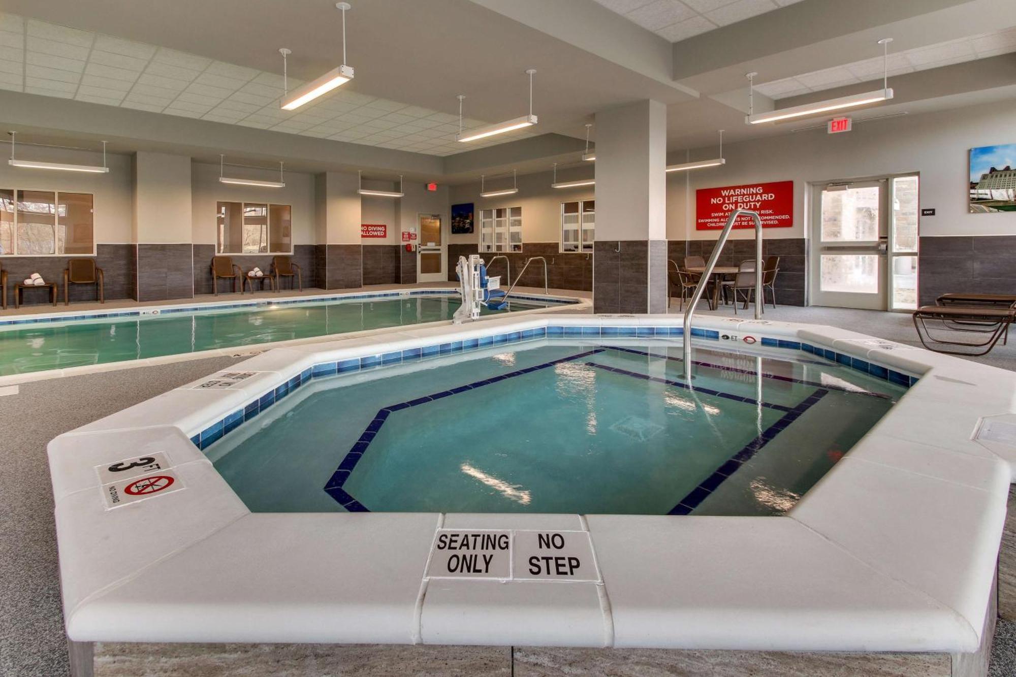 Drury & Polaris Hotel 3*