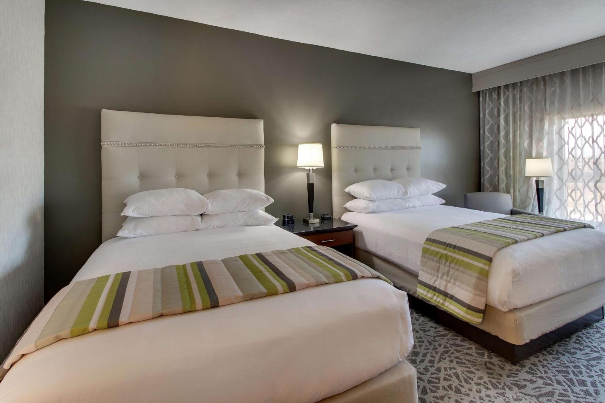 Drury & Polaris Hotel 3*
