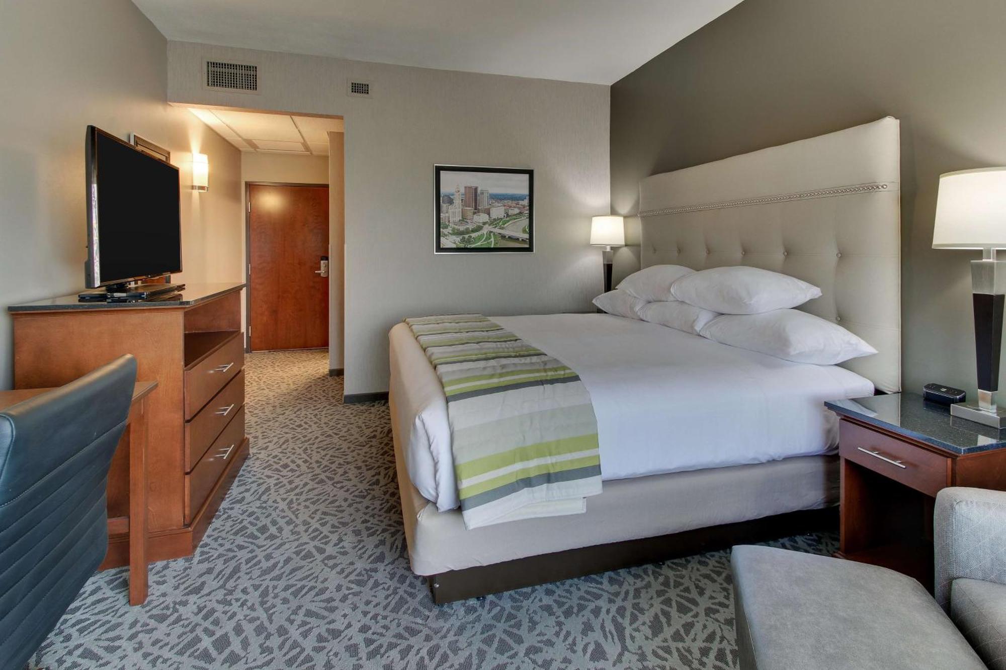 Hotel Drury & Polaris