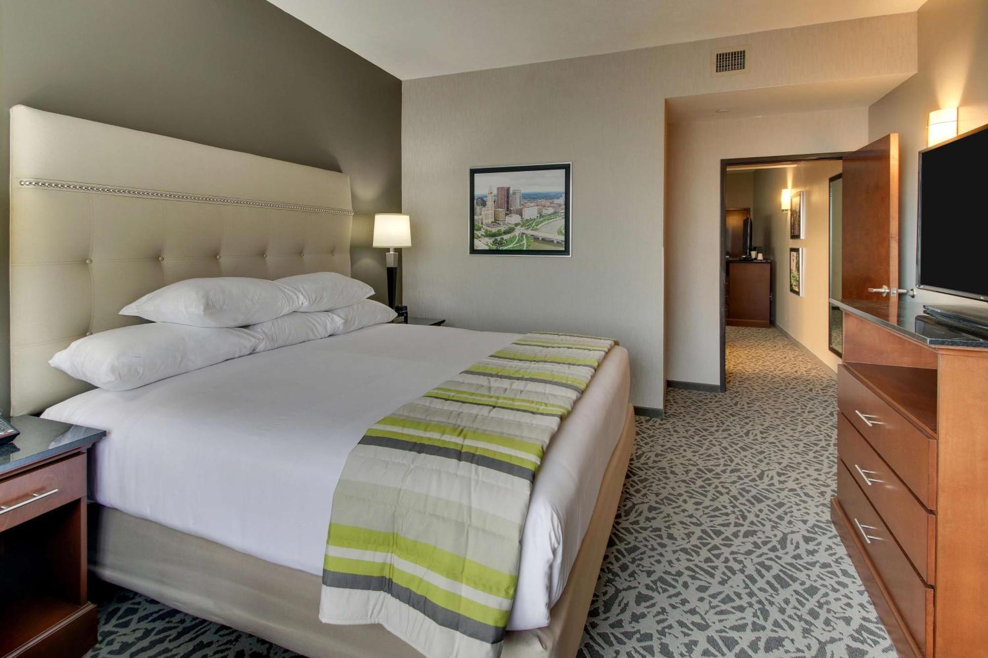 Hotel Drury & Polaris